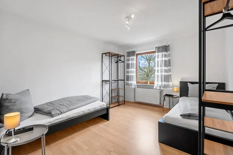Apartment Hometonight Workers Home - Komfortables Haus Fuer Bis Zu 9 Monteure Marktredwitz Germany